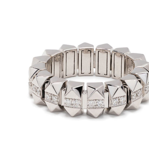 anillo piramidal en oro blanco de 18kt con diamantes